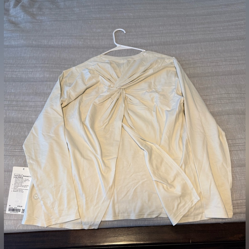 Lululemon Women’s Twist Back Relaxed Fit Long Sleeved Tee